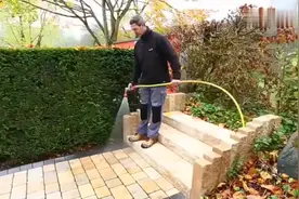 德国人是如何用水泥油做砖块美缝的？真的太漂亮了！