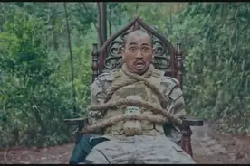 看着炸弹在自己怀里爆，是什么感受