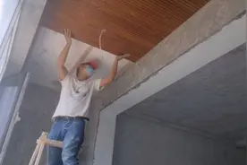 三分钟了解阳台桑拿板吊顶过程，就是这么简单