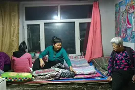 东北农村五六个人睡一铺炕 夫妻怎么睡？来客人怎么睡？