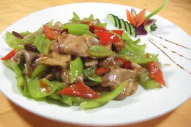 一道清真菜肴“烧羊肚”做法简单，学会后可以招待你的回民朋友了