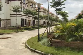 广东遂溪最美别墅农村媲美一线城市高尚别墅区，让人很羡慕视频封面