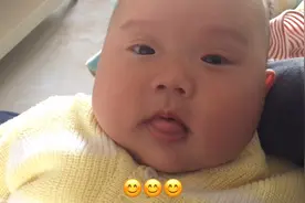 3个月的宝宝，特别喜欢伸舌头。视频封面