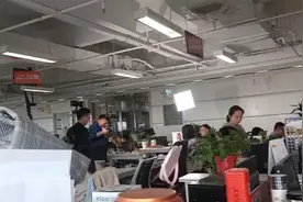 看看拍视频花絮，是什么样的，原来台词都是这么对着念的视频封面