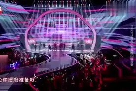 易烊千玺演唱这句“别害怕别去逃，跟我奔跑”，千式苏音好好听视频封面