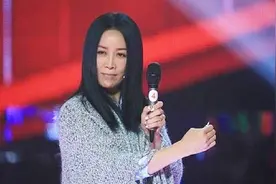 那英的一曲《两个人一个人》，声声唱出了离别的不舍，值得收藏视频封面