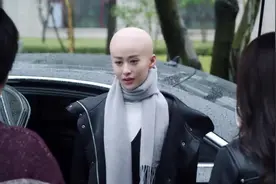 丈夫被美女迷得鬼迷心窍，谁知美女找上门，妻子当场原谅她了！视频封面