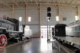 铁路的色灯进站信号机有几种显示方法，怎么看！