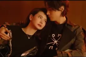 有种爱情叫“夫妻共用一张脸”，当戚薇李承铉同款发型，我脸盲了视频封面