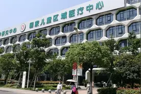 杭州省儿保配路上3小时排队1小时检查5分钟，医院看病你们这样吗视频封面