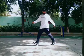 最好看的鬼步舞！《扭飞》奔跑，小哥跳得太棒了