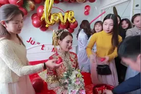 河南郑州一土豪结婚，女网友：新郎超帅，好喜欢，这歌也好听！视频封面