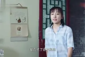 姐姐叫弟弟起床，不料感觉弟弟有点不对劲，掀开被子一看惊呆了！视频封面