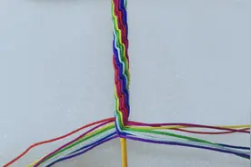 手工编织七色彩虹手链，看着复杂其实真的不难，详细慢教程视频封面