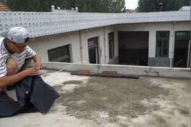 花30多块钱给农村平房装个太阳能热水器，这个夏天再也不怕出汗了视频封面