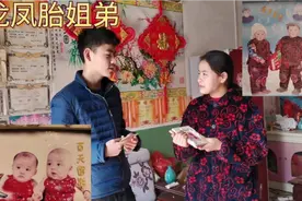 龙凤胎姐弟俩小时候，弟弟六斤多，姐姐三斤多，十五年后长大啦视频封面