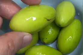 原来这个还可以做成糖水，止咳化痰润肺青橄榄冰糖糖水。视频封面