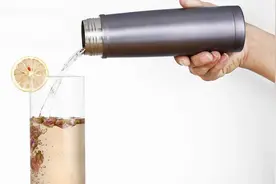 新买的保温杯原来这么脏啊，教你如何正确清洁保温杯，用的也放心