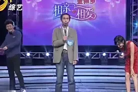 这大哥把“香水有毒”唱出了新高度！评委和观众都笑疯了！视频封面