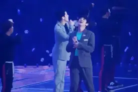 EXO吴世勋，朴灿烈同框，小哥哥们舞蹈好撩人！视频封面