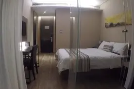 视频丨实战 两分钟识别酒店针孔摄像头视频封面