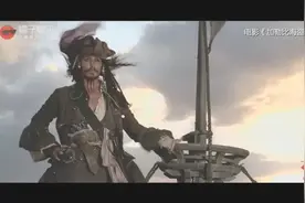 张亦驰看《加勒比海盗》入迷，模仿杰克船长，被同学当作另类视频封面