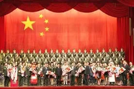 赞！经典红歌《东方红》，经典中的经典，百听不腻，经久不衰