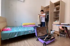 女朋友要出国，以后见面的机会更少了，小伙打算回老家归隐山林！