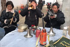 听听这紫檀木做的唢呐演奏戏曲与普通唢呐相比哪个更好听？