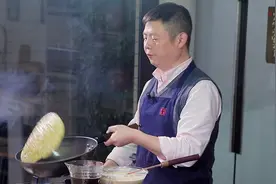 火哥的菜：老成都名小吃葱香锅摊，简单诱人其味无穷，炙锅更关键