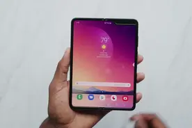 三星Samsung双屏手机开箱视频封面