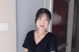 女生夏天为什么都喜欢穿裙子，主播揭秘是因为方便还舒服，怪不得视频封面