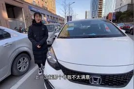 白雪去车管所选号，等一天不让选气得想哭，提醒网友别犯同样错误视频封面