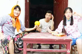 妈妈问兄妹俩问题，哥哥答不出来，结果妹妹一下就答对了！真厉害视频封面