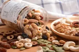 高考后狂吃QQ糖有害吗？——零食测评：QQ糖配料分析视频封面