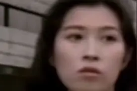 我总是打开窗户望着蓝天，想着是你不变的承诺