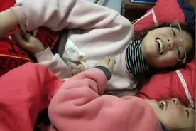 女儿说她睡不着，说睡不着，我胸口闷，我脑壳有点昏😂