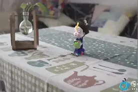 叫我僵小鱼：粑粑和小来哥哥闹别扭不说话，小鱼变成了传话鱼了！视频封面