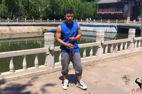 学会这个健身动作，让男生穿衣有型，再也不怕溜肩了