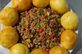 鲁菜馆大厨教你做《肉沫窝头》好吃又好看，在家也能做。视频封面