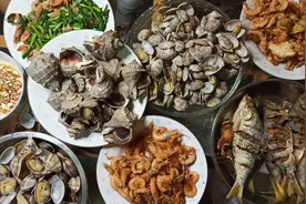 全青岛最好的贝类在红岛，蛤蜊海螺顶盖肥，鼓眼鱼超级香视频封面