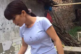 小玲十几万粉丝，一个月的收入就是一千块左右，你们相信吗