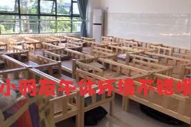 孩子学校第一次家长会 宝妈却又睏又饿盼吃饭 会议结束就冲回家