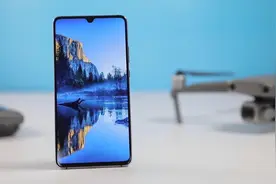 华为Mate 20 X开箱，相当期待获首张进网许可证的5G版视频封面