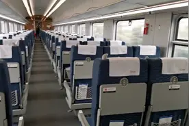 坐最便宜的动车，春运期间车厢里空无一人，什么情况？