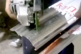 用手磨机切45度角，又快又准，快来学学吧！