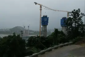 重庆江北区郭家沱（86亿）建轨道公路两用<长江望江大桥>。视频封面