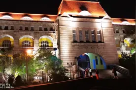 今晚小伍拍的总督府旧址夜景有人知道这是哪个城市的吗很漂亮吧视频封面