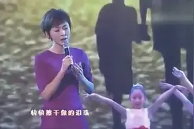 欧阳夏丹罕见现场唱歌，人很甜，歌很暖。。