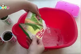 要玩就玩大的，一桶非牛顿流体用脚去跺，和小哥哥打赌输了吃淀粉视频封面